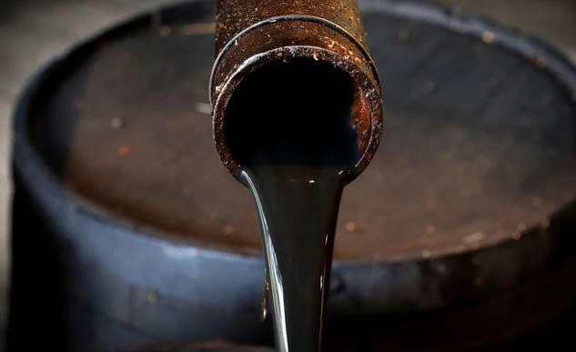 Brent nefti həftəni 98 dollar səviyyəsində bağlayıb